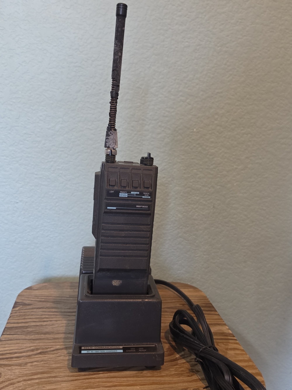 RELM RSP-500 Portable VHF/UHF Land Mobile Two-Way Radio Transceiver W Charger